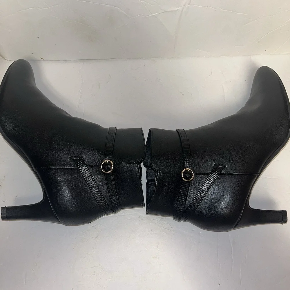 LifeStride Women 8M Black Kitten Heel Ankle Boots Buckle Strap Office Chic GUILD